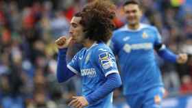 Cucurella celebra su gol al Valladolid