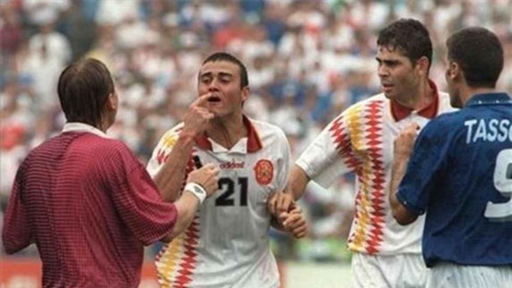 Luis Enrique y Tassotti, en el Mundial de 1994