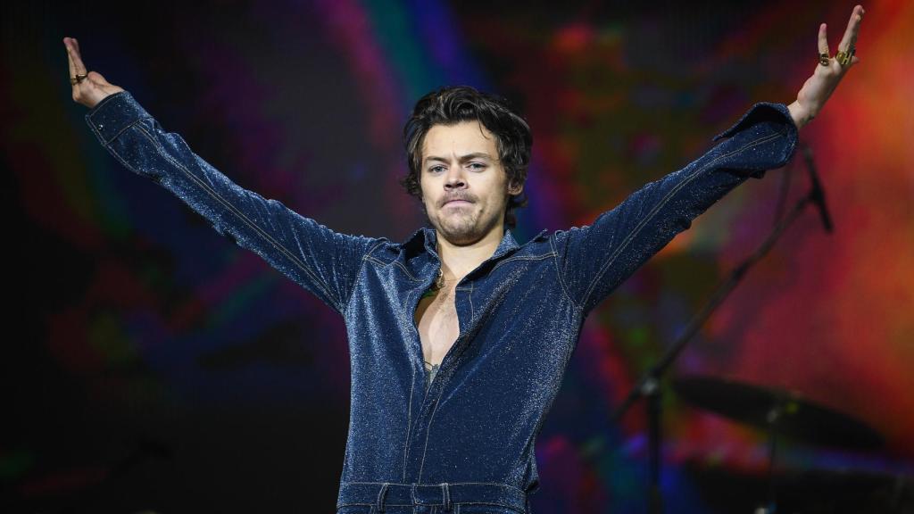 Harry Styles se confiesa sobre su sexualidad y su gusto por llevar ropa