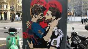 El misterioso grafiti del beso entre Gerard Piqué y Sergio Ramos