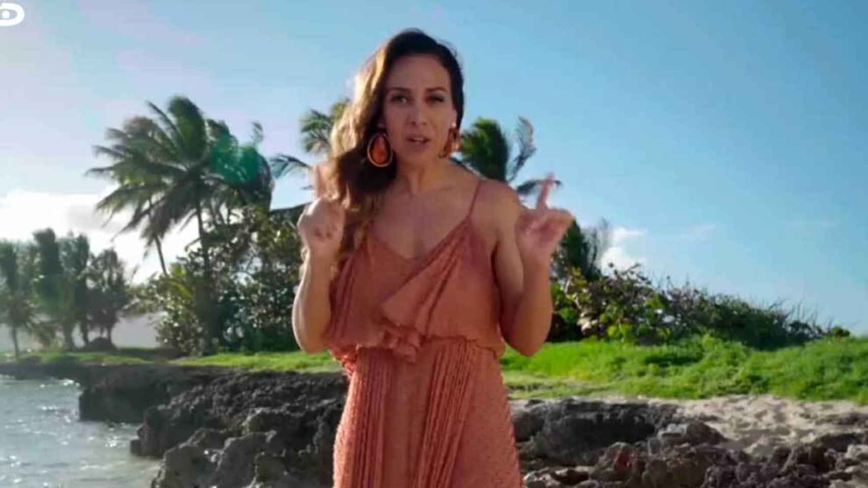 Mónica Naranjo, en la promo de 'La isla de las tentaciones' (Telecinco)