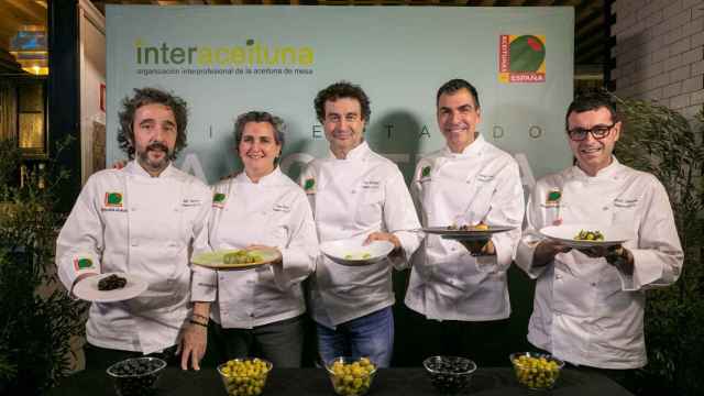 Diego Guerrero, Pepa Muñoz, Pepe Rodríguez, Ramón Freixa y Ricard Camarena presentan sus platos con aceituna de mesa.