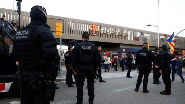Manifestaciones independentistas junto al Camp Nou antes del comienzo de El Clásico