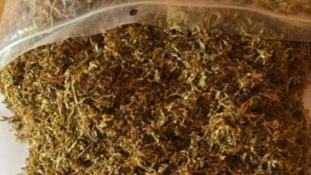 Imagen de un kilo de picadura de tabaco que emplea un contrabandista para oferta su mercancía por internet a compradores potenciales.