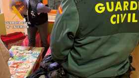 La Guardia Civil ha arrestado a las mujeres después de que se entregaran al sentirse acorraladas.