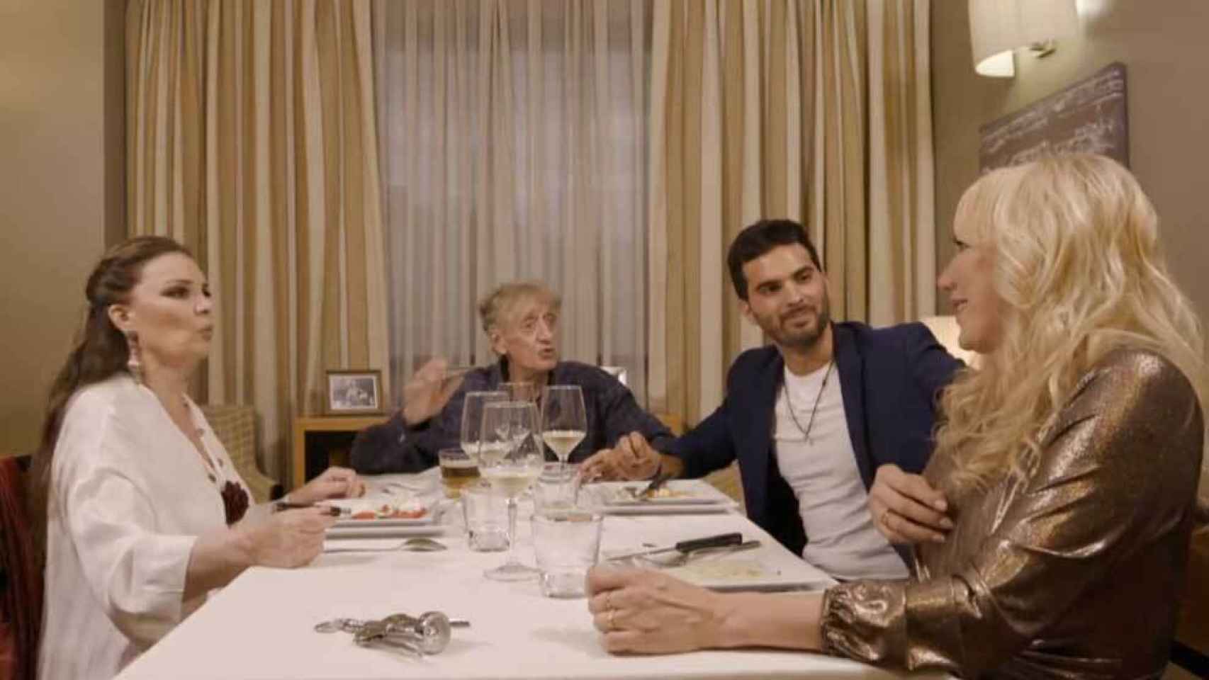 Momento de la incómoda conversación en 'Ven a cenar conmigo' (Cuatro)