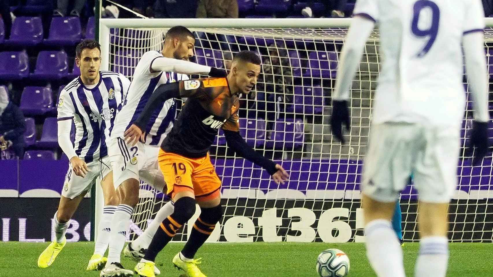 Sergi Guardiola con el Real Valladolid ante el Valencia
