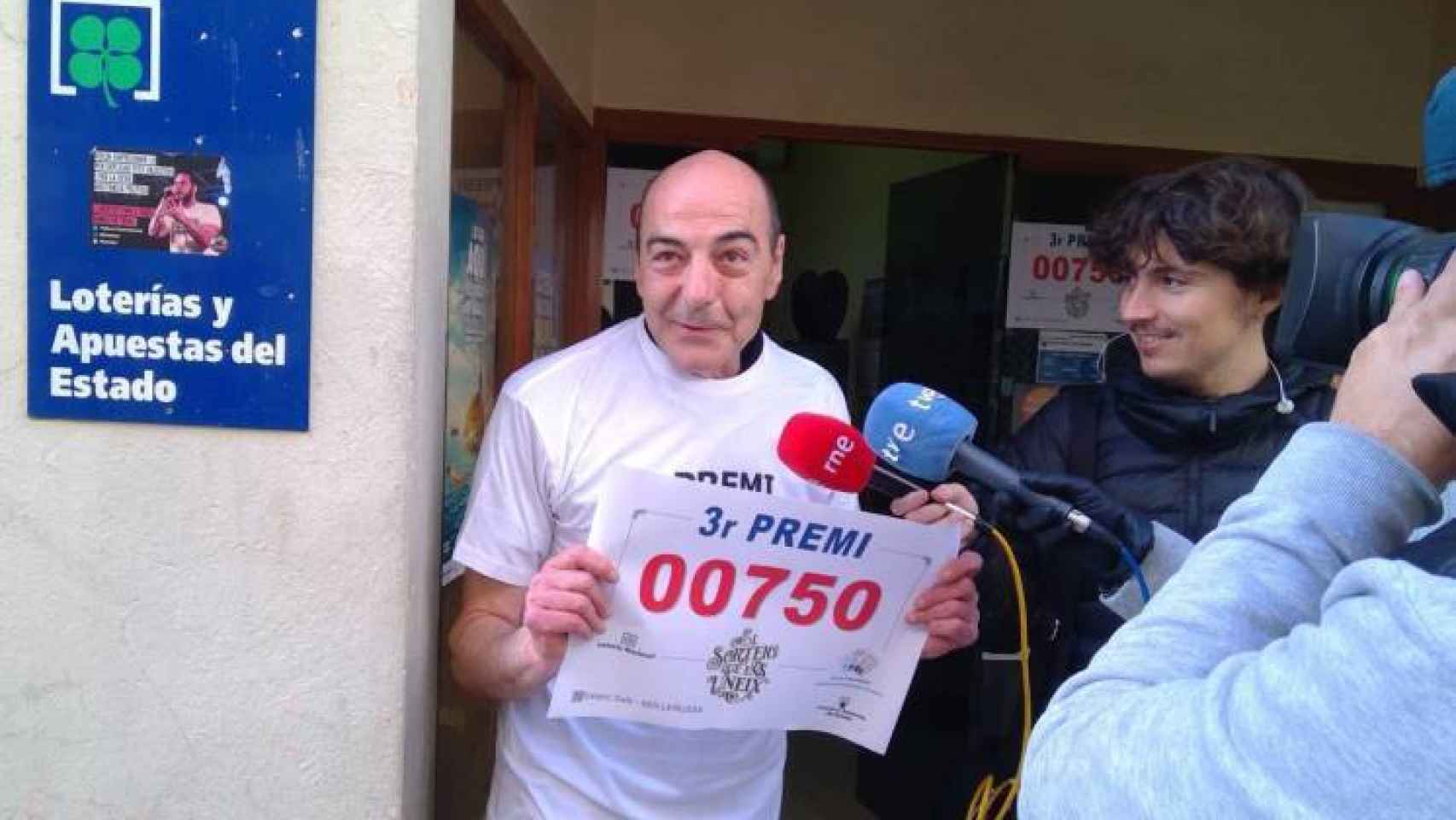 El propietario de la administración de lotería de Mollerussa (Lleida) que ha repartido 36 series del tercer premio