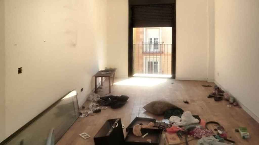 Imagen de una casa okupa desalojada en Barcelona.