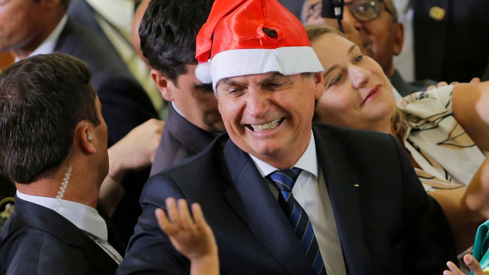 Jair Bolsonaro con un gorro de Papá Noel.
