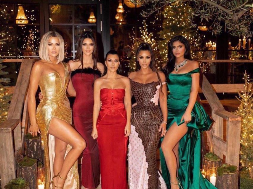 Las hermanas Kardashian-Jenner durante la fiesta de Navidad.