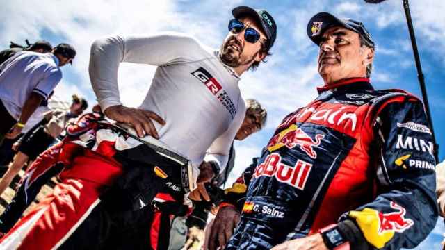 Fernando Alonso y Carlos Sainz, durante el Rally de Marruecos