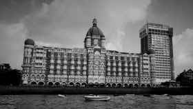Imagen exterior del hotel Taj Mahal, en Bombay, que sufrió un atentado terrorista en 2008.