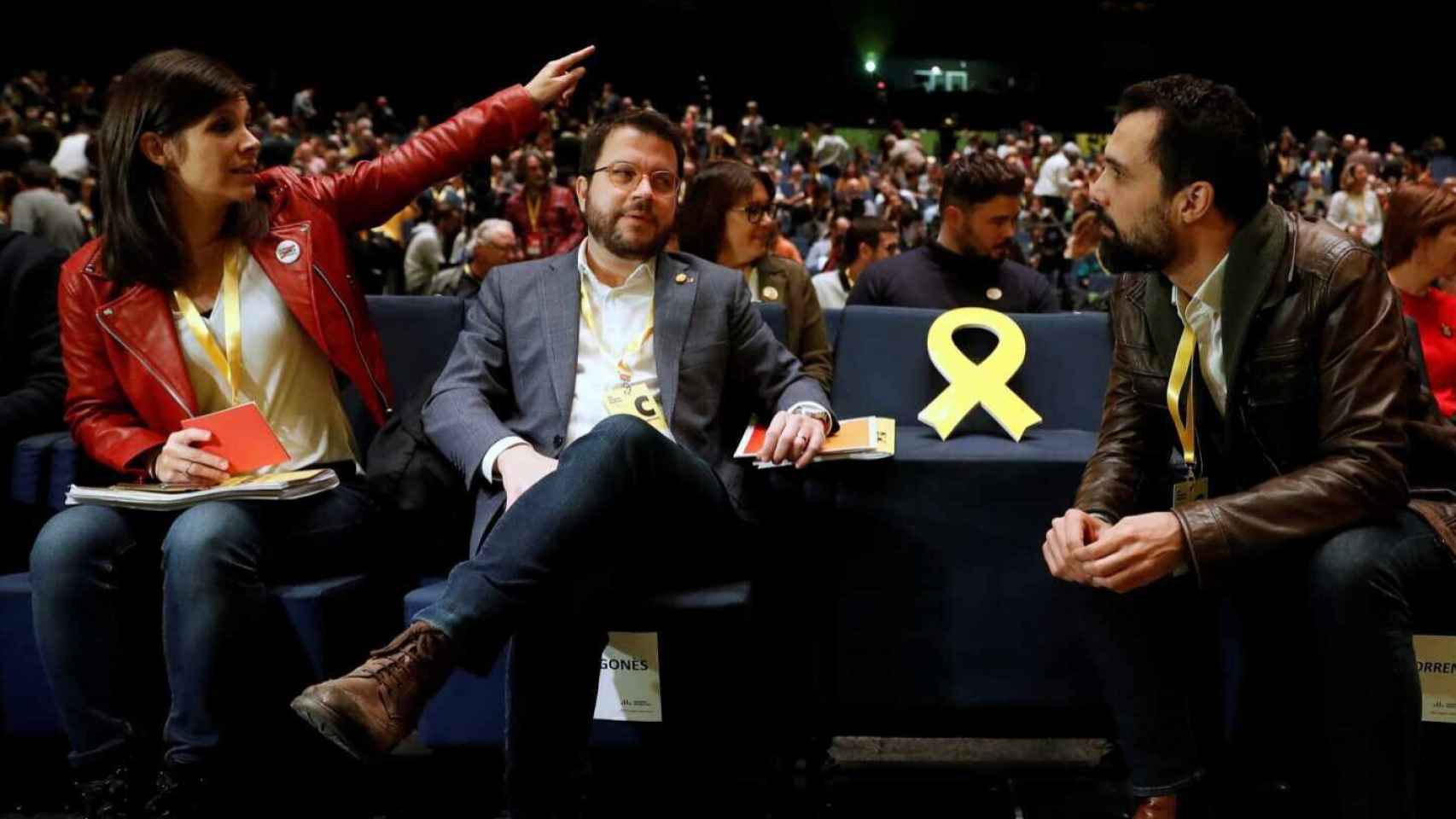 Marta Vilalta, Pere Aragonès y Roger Torrent durante el Consell Nacional de ERC.