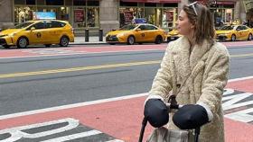 Laura Escanes por las calles de Nueva York.