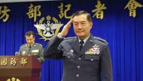 Muere tras un accidente de helicóptero el jefe del Estado Mayor taiwanés