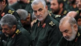 Qasem Soleimani, al centro, en una imágen de archivo.