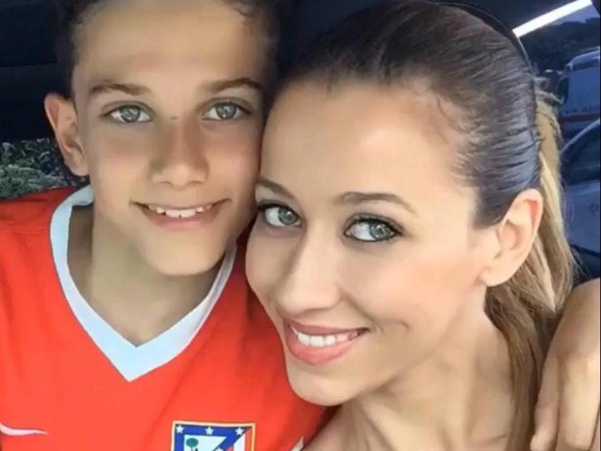 Ana y Jose, cuando el niño jugaba en el Atlético de Madrid