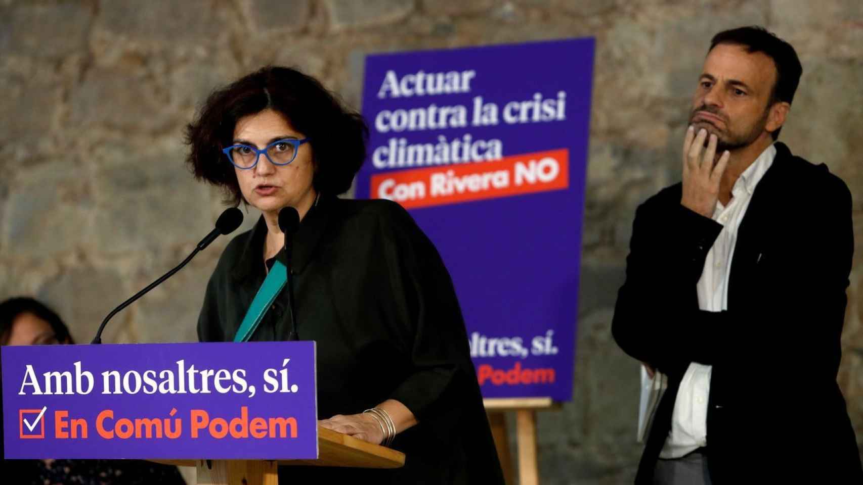 Rosa Lluch durante un mitin de Podemos