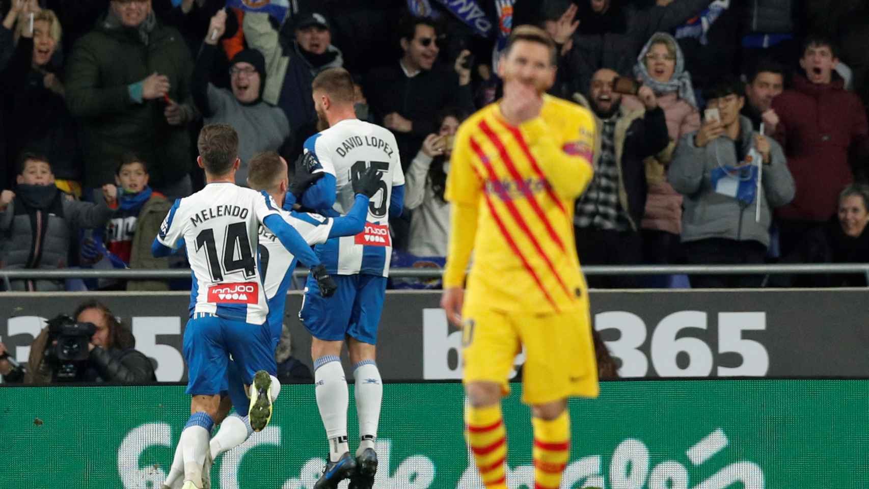 Messi no quiere ver la celebración del gol del Espanyol