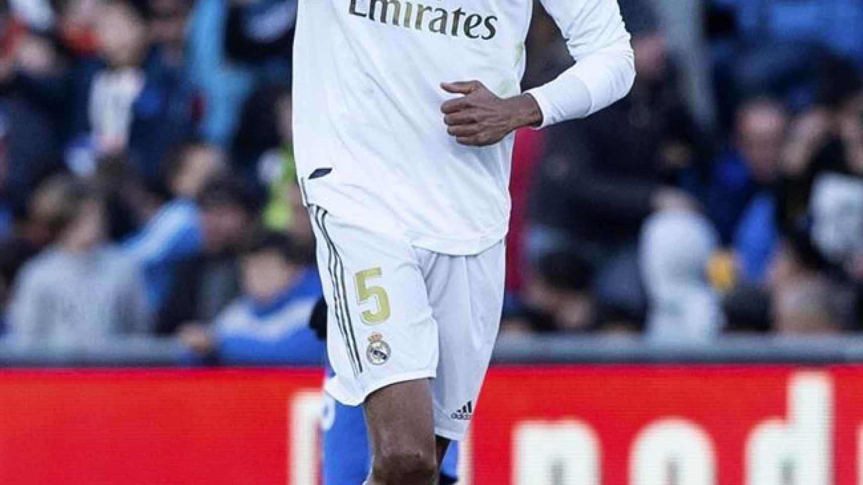 Varane celebra un gol del Real Madrid ante el Getafe