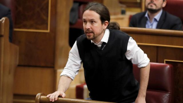 Pablo Iglesias, líder de Unidas Podemos, vota durante la segunda jornada del debate de investidura de Pedro Sánchez.