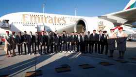 El Real Madrid posa junto al Emirates A380