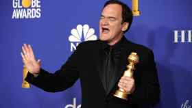 Quentin Tarantino con un Globo de Oro.