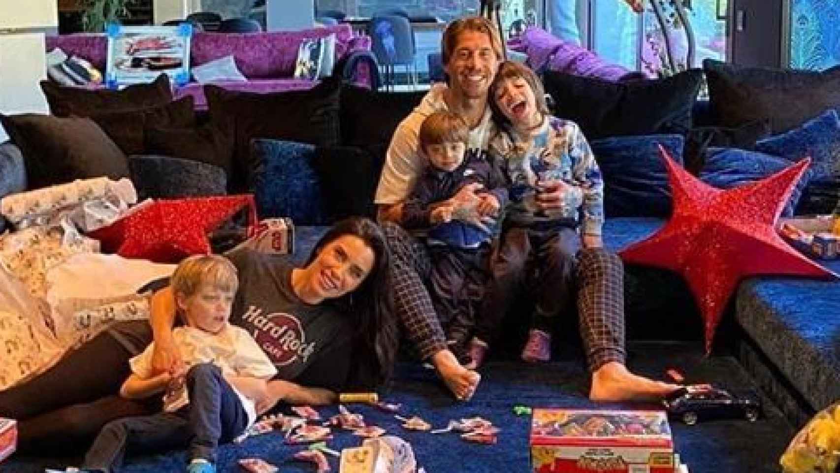 Sergio Ramos junto a su mujer y sus hijos