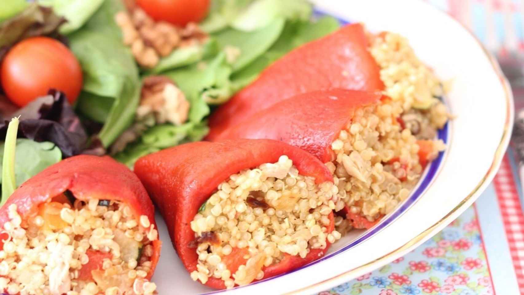 Pimientos rellenos de quinoa, receta para comer sano y disfrutar