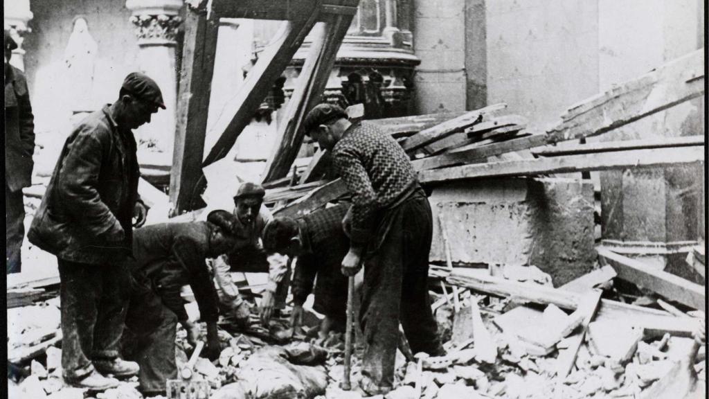 Ruinas de Durango tras el bombardeo (1937).