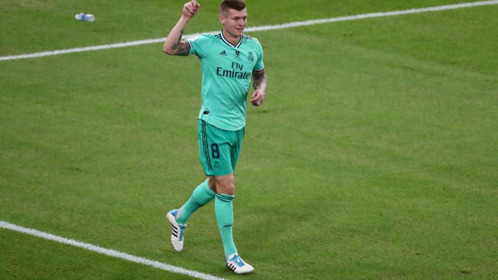 Toni Kroos celebra su gol olímpico al Valencia