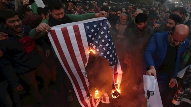 Ciudadanos protestan contra Estados Unidos