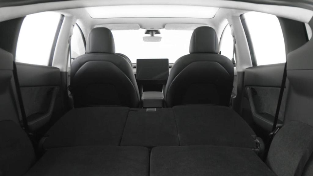 Interior del Tesla Model Y con siete asientos