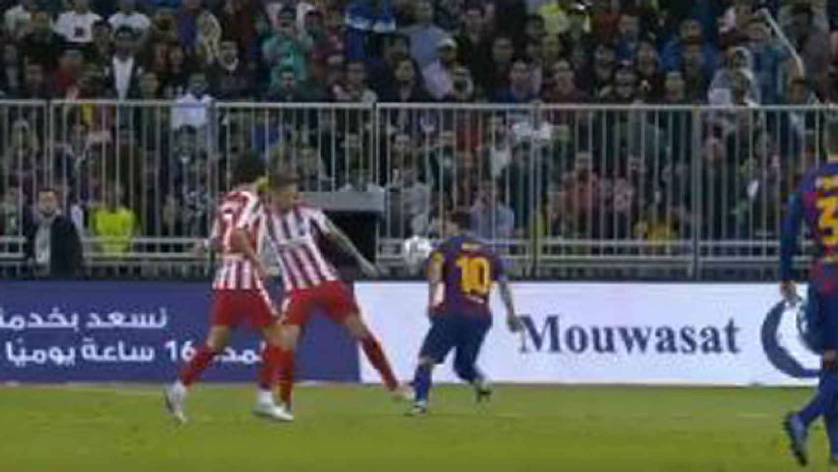 Mano de Messi que invalidó su segundo gol en la Supercopa de España