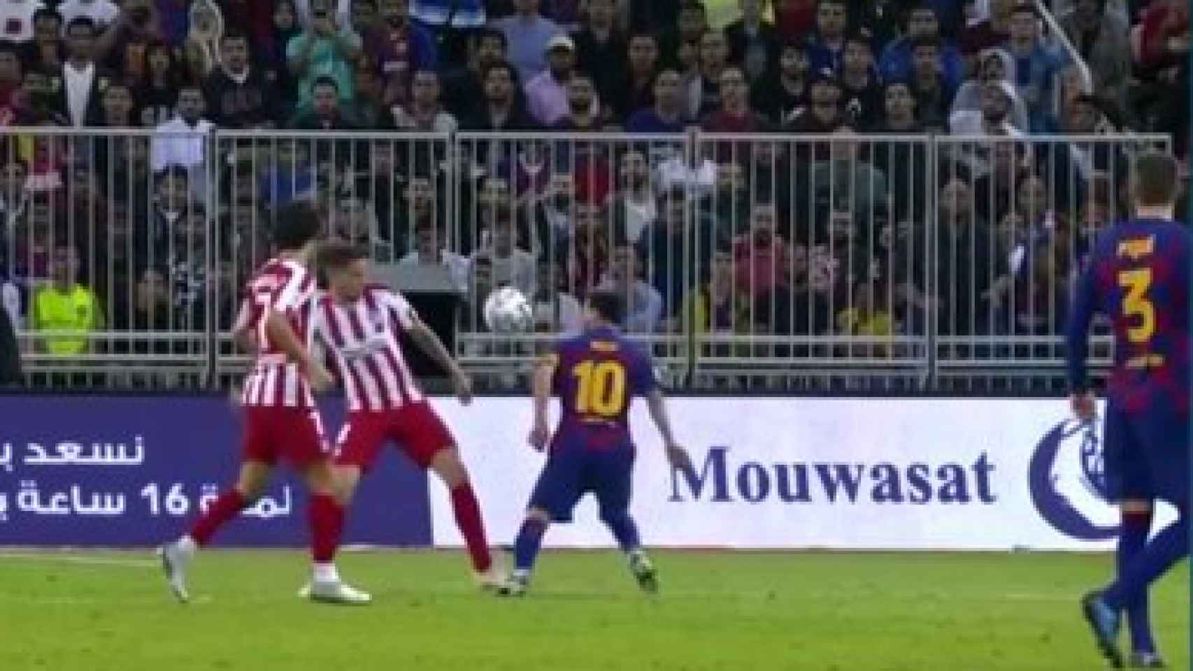 Gol anulado a Messi por mano