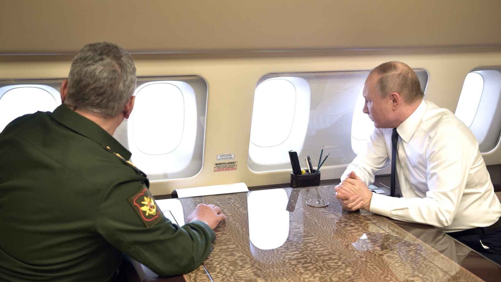Putin en su avión oficial de viaje a Siria el 7 de enero de 2020.