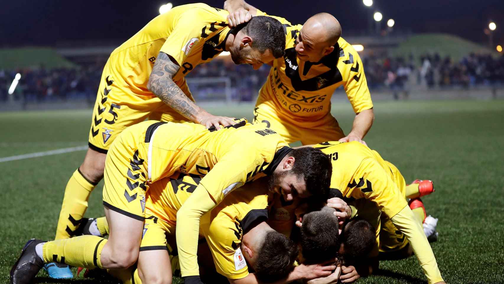 Los jugadores del Badalona celebran uno de los goles ante el Getafe