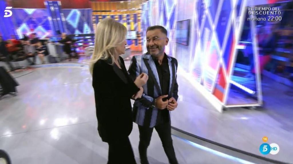 Cifuentes despidiéndose de Jorge Javier.