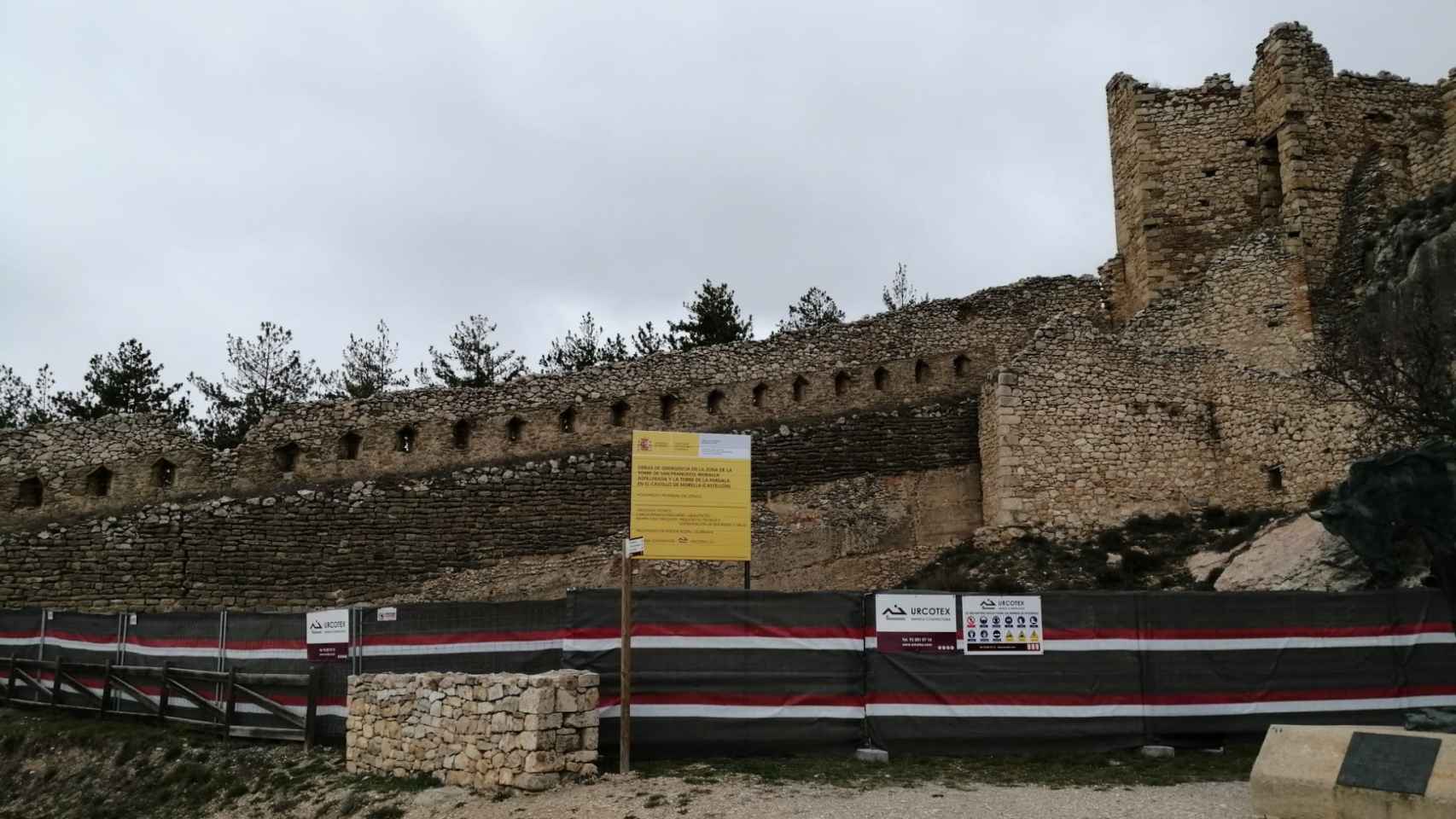 Primer vallado de las obras de emergencia del castillo de Morella.
