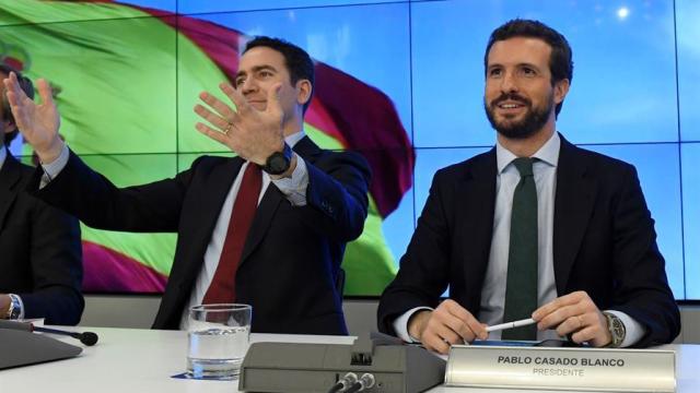 Pablo Casado, junto a Teodoro García Egea, durante la reunión de la Junta Directiva Nacional del PP.