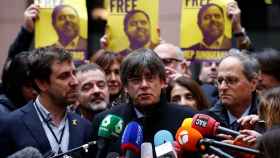 Puigdemont hace declaraciones a la prensa este lunes a las puertas de la Eurocámara.