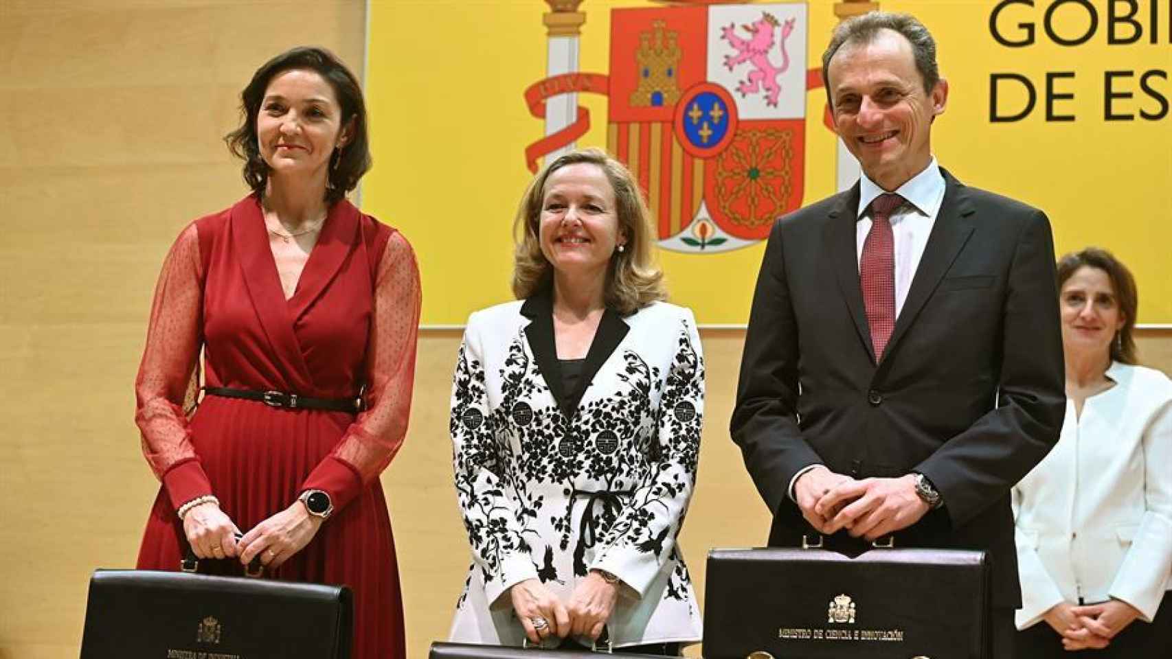 La vicepresidenta tercera, Nadia Calviño; la ministra de Industria, Reyes Maroto, y el ministro de Ciencia e Innovación, Pedro Duque.