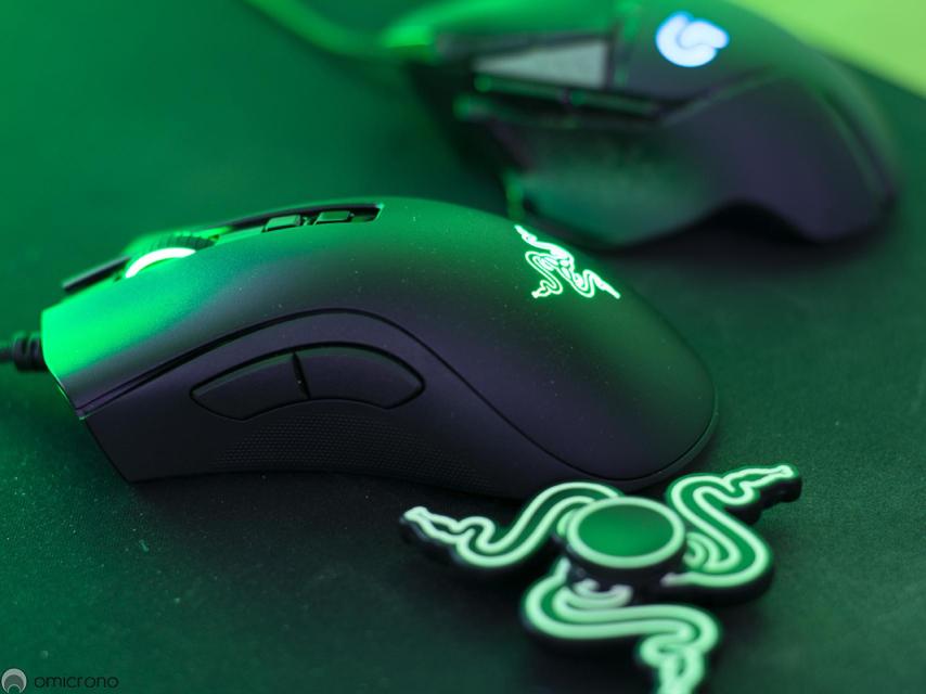 Ratón de Razer y ratón de Logitech juntos.