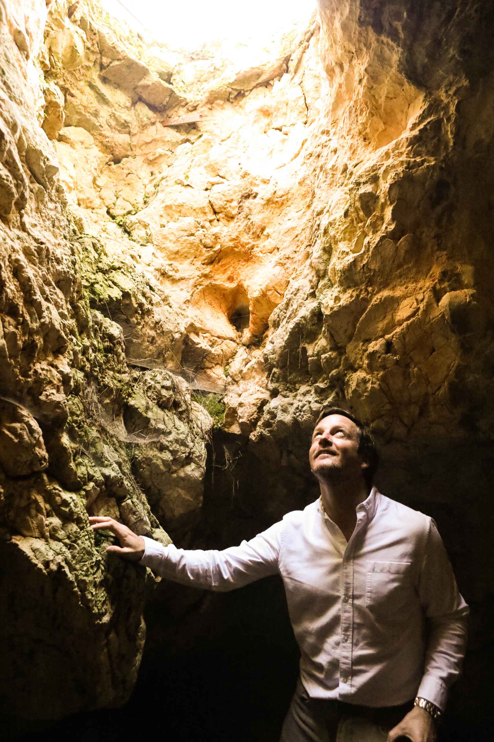 Rafael Tarradas Bultó sobre la apertura de la cueva por la que bajaba el cura para evitar ser fusilado.