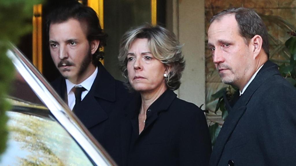 Simoneta durante el entierro de su madre, la Infanta Pilar.