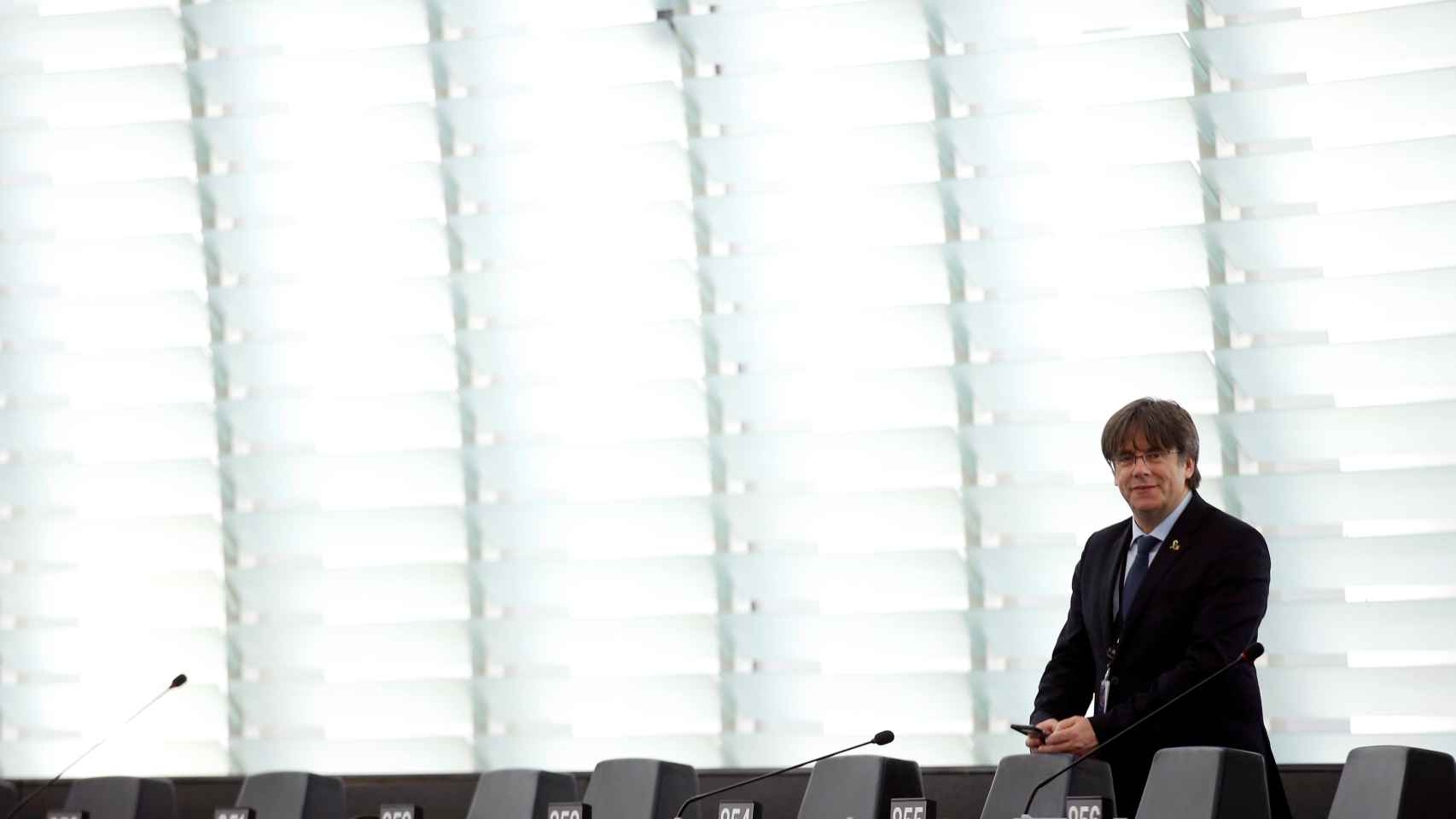 El expresidente catalán, Carles Puigdemont, en el gallinero de la Eurocámara.