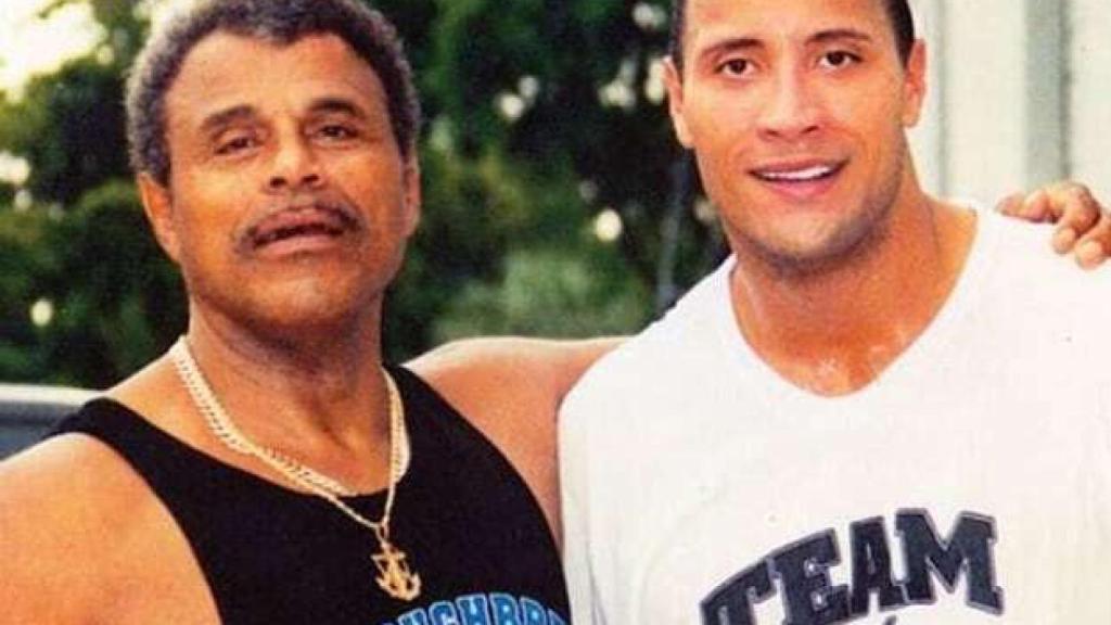 Muere el padre de Dwayne Johnson 'La Roca' a los 75 años de edad