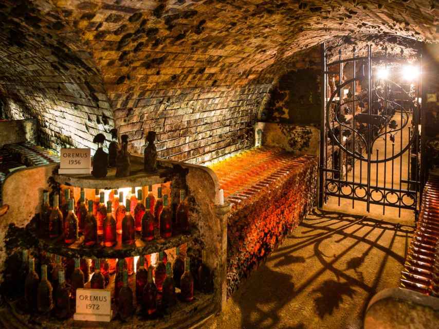 Así descansan las botellas de Oremus en la región de Tokaj (Hungría)