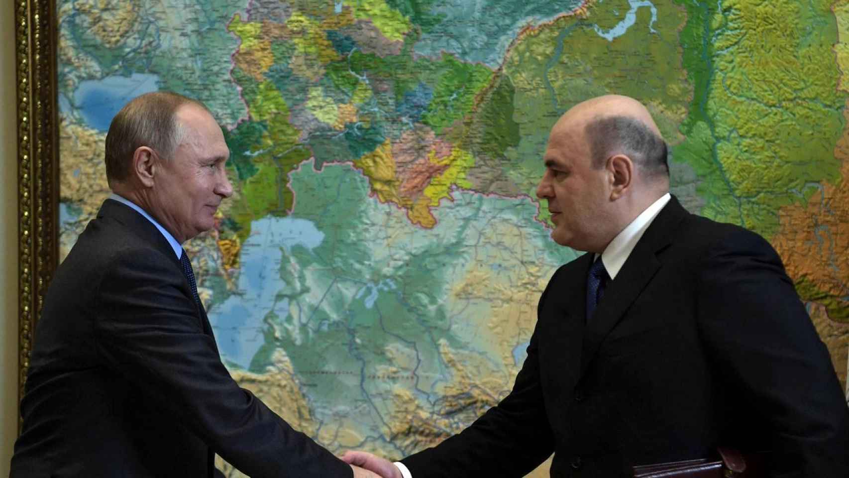 Mijaíl Mishustin con Vladimir Putin en una imagen de archivo.